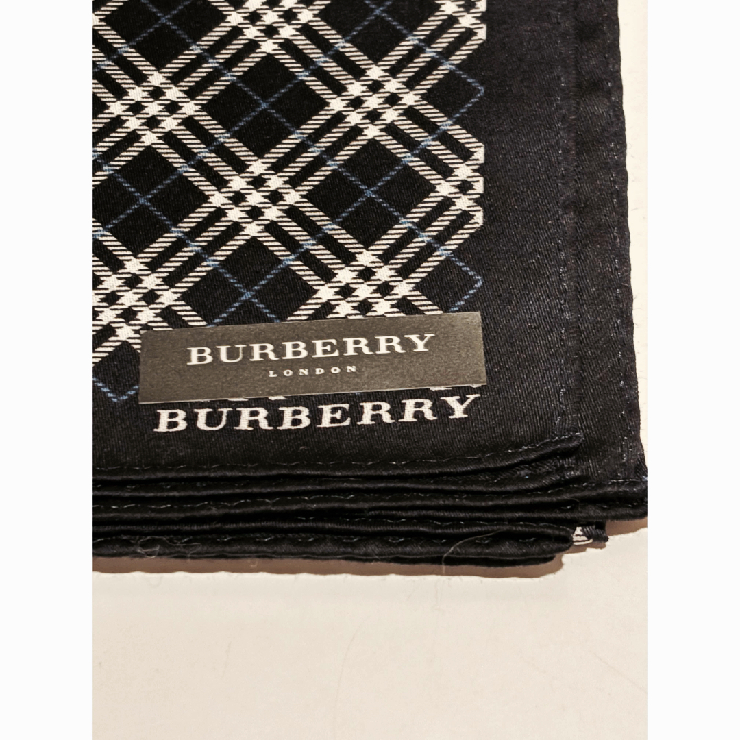 BURBERRY(バーバリー)の☆新品未使用☆ バーバリー　メンズ　ハンカチ　2枚セット メンズのファッション小物(ハンカチ/ポケットチーフ)の商品写真