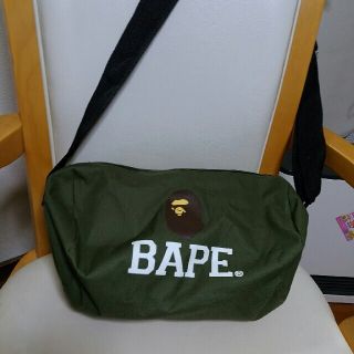 アベイシングエイプ(A BATHING APE)のA BATHING APE（アベイシングエイプ）のドラム型ショルダーバックです。(ショルダーバッグ)