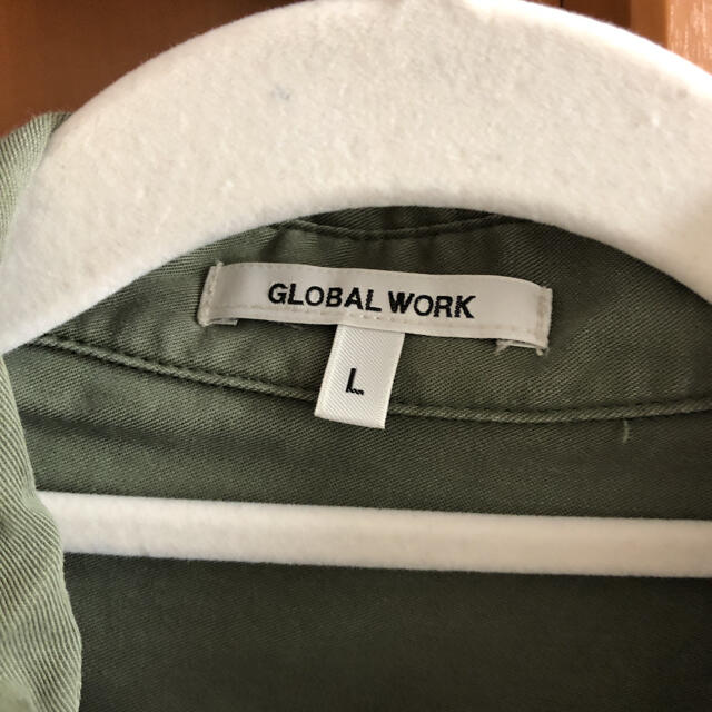 GLOBAL WORK(グローバルワーク)のGLOBAL WORK サファリシャツ　ループタイ付き レディースのトップス(シャツ/ブラウス(長袖/七分))の商品写真