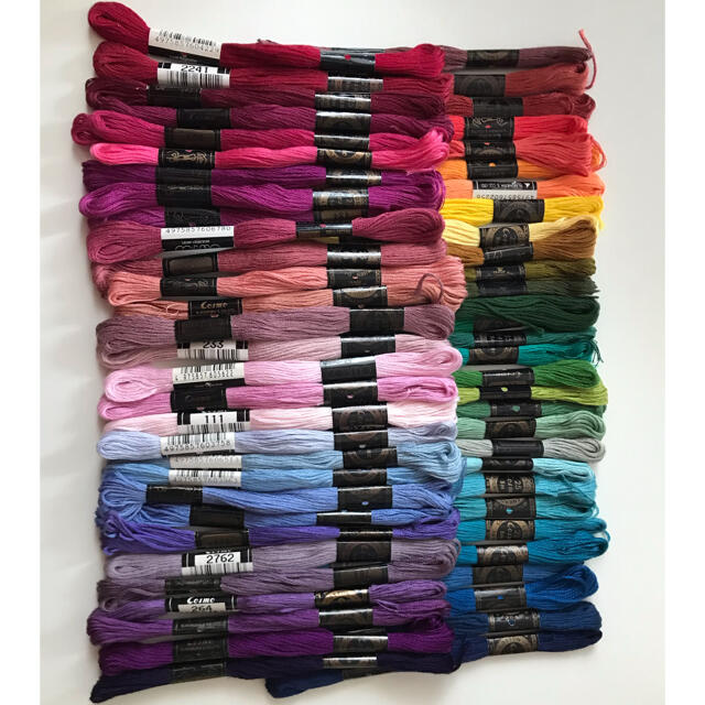 刺繍糸　Cosmo 25番　60本セット ハンドメイドの素材/材料(生地/糸)の商品写真
