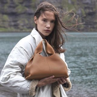 セリーヌ(celine)のこっしー様専用　polene 新品未使用　バッグ　キャメル(ハンドバッグ)