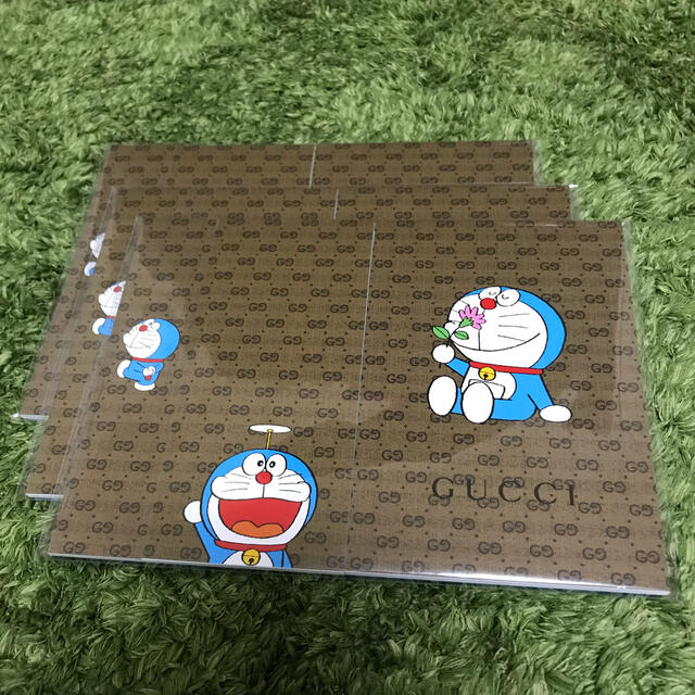 GUCCI(グッチ)のGUCCIドラえもん雑誌 付録 エンタメ/ホビーのおもちゃ/ぬいぐるみ(キャラクターグッズ)の商品写真