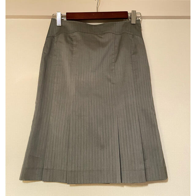 Le souk(ルスーク)のaki様専用　ルスーク　スカート　スーツ　グレー　le souk レディースのフォーマル/ドレス(スーツ)の商品写真