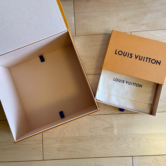 LOUIS VUITTON(ルイヴィトン)のルイヴィトン　紙袋　空箱 レディースのバッグ(ショップ袋)の商品写真