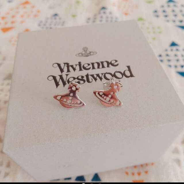 Vivienne Westwood(ヴィヴィアンウエストウッド)の[しろ様専用]【ヴィヴィアンウエストウッド】シルバーピアス レディースのアクセサリー(ピアス)の商品写真