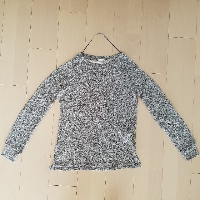 Bershka(ベルシュカ)の薄めニット カットソー Bershka　グレー　S　長袖　春秋 レディースのトップス(ニット/セーター)の商品写真