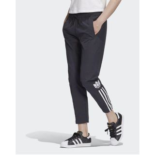 アディダス(adidas)の【新品】adidas トラックパンツ　定価8789円(その他)