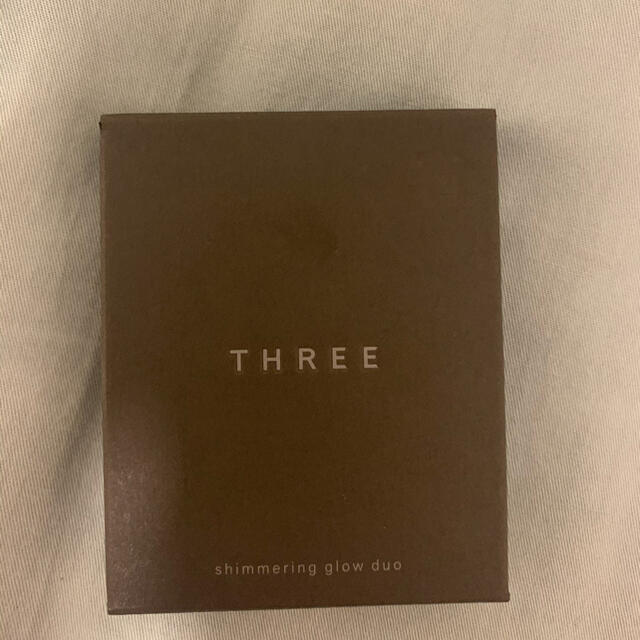 THREE(スリー)のTHREE スリー シマリング グロー デュオ コスメ/美容のベースメイク/化粧品(フェイスカラー)の商品写真