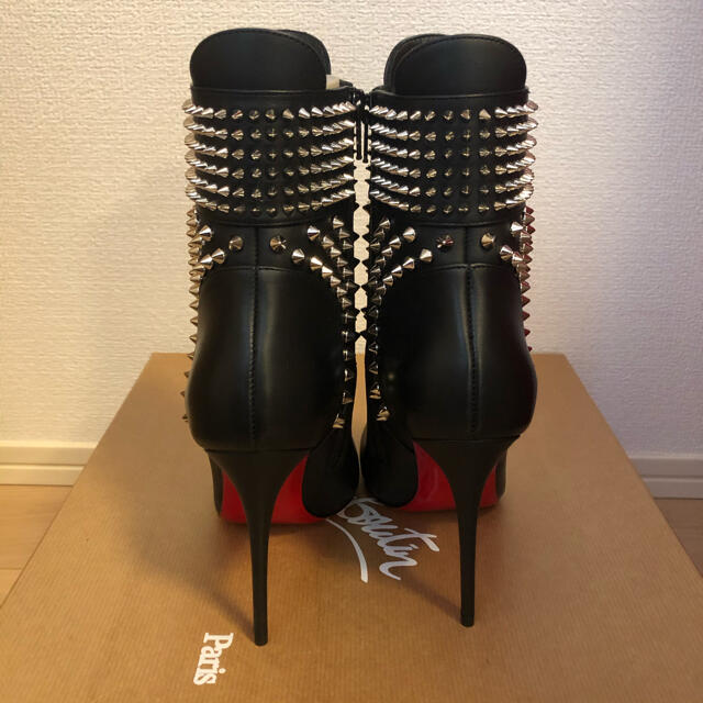 Christian Louboutin(クリスチャンルブタン)の正規品 未使用 ルブタン ショートブーツ 36 レディースの靴/シューズ(ブーツ)の商品写真