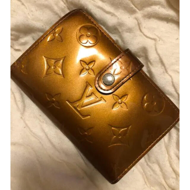 LOUIS VUITTON(ルイヴィトン)のLOUIS VUITTON ヴェルニ折り財布 レディースのファッション小物(財布)の商品写真