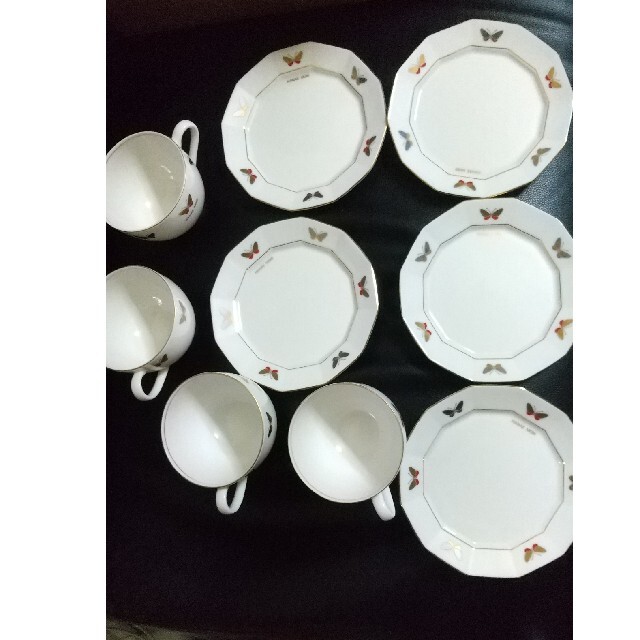 HANAE MORI(ハナエモリ)のハナエモリ  カップ４個  皿５個 インテリア/住まい/日用品のキッチン/食器(グラス/カップ)の商品写真