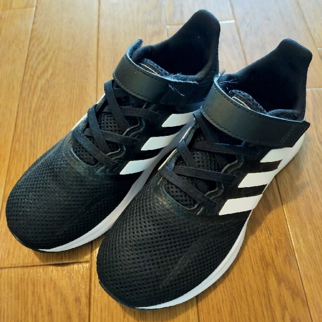 adidas(アディダス)の値下げ！アディダス男児シューズ キッズ/ベビー/マタニティのキッズ靴/シューズ(15cm~)(スニーカー)の商品写真