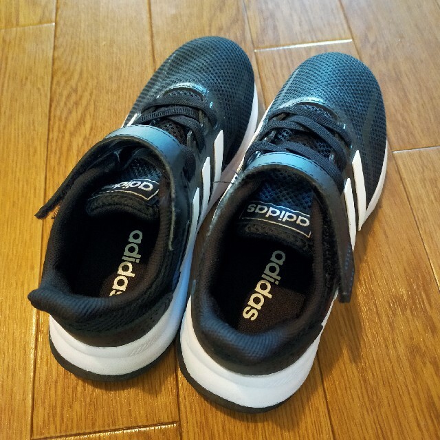 adidas(アディダス)の値下げ！アディダス男児シューズ キッズ/ベビー/マタニティのキッズ靴/シューズ(15cm~)(スニーカー)の商品写真