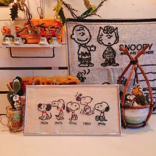 スヌーピー(SNOOPY)のスヌーピー刺繍ハンドメイド(フレーム付き)(フォトフレーム)