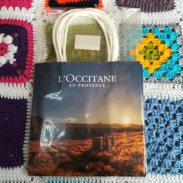 L'OCCITANE(ロクシタン)のL'OCCITANE　紙袋　新品3枚セット レディースのバッグ(ショップ袋)の商品写真