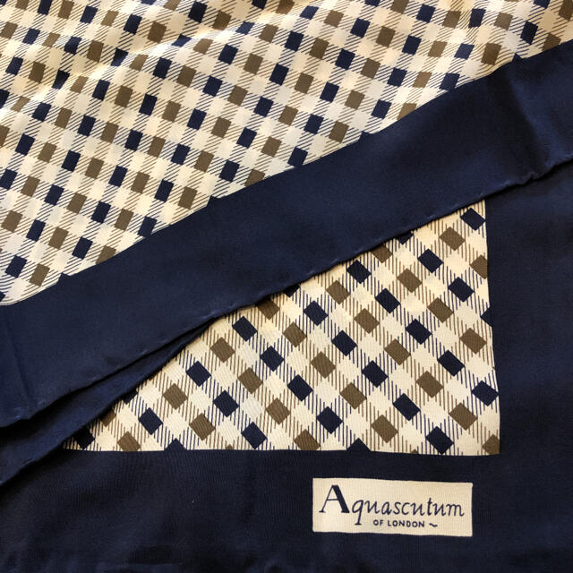 AQUA SCUTUM(アクアスキュータム)のアクアスキュータム　シルクスカーフ レディースのファッション小物(バンダナ/スカーフ)の商品写真