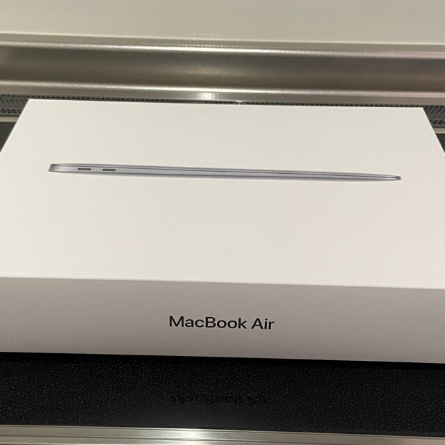 Apple(アップル)の超美品APPLE MacBook Air 2019/3月購入 充放電次数43回 スマホ/家電/カメラのPC/タブレット(ノートPC)の商品写真