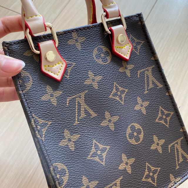 LOUIS VUITTON - スクエアショルダー LOUIS VUITTONの通販 by shop