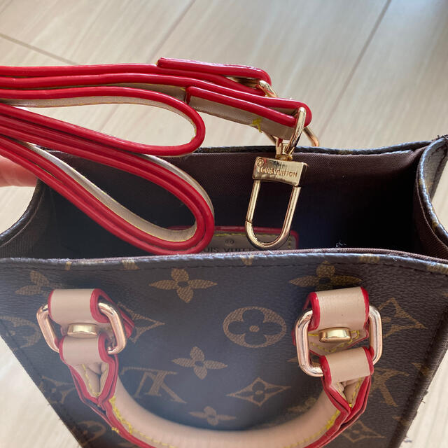 スクエアショルダー LOUIS VUITTON
