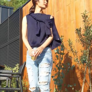 ユニクロ(UNIQLO)のユニクロ ノースリーブセーター 美品！(ニット/セーター)