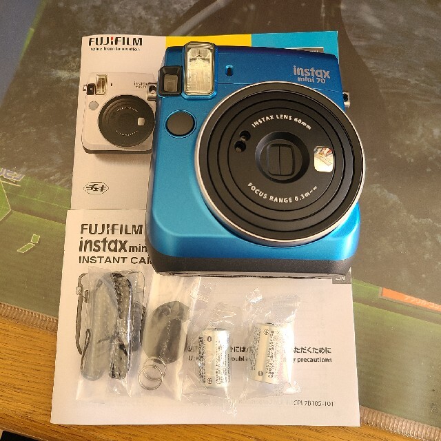 富士フイルム(フジフイルム)のチェキ instax mini 70 Blue instant Camera スマホ/家電/カメラのカメラ(フィルムカメラ)の商品写真