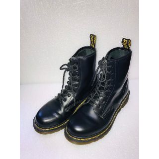 ドクターマーチン(Dr.Martens)の【匿名配送】美脚を作り出すドクターマーチン 8ホール ブーツ UK5 24センチ(ブーツ)