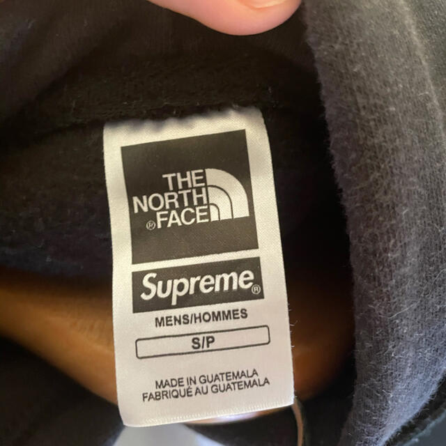 Supreme(シュプリーム)のsupreme×THE NORTH FACEコラボパーカー最終値下げ！ メンズのトップス(パーカー)の商品写真