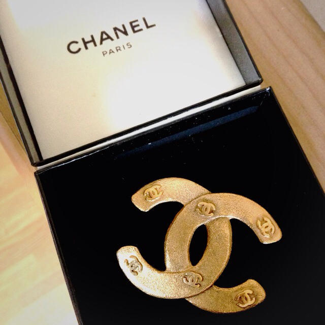 CHANEL(シャネル)のシャネルのブローチ☆ レディースのアクセサリー(ブローチ/コサージュ)の商品写真