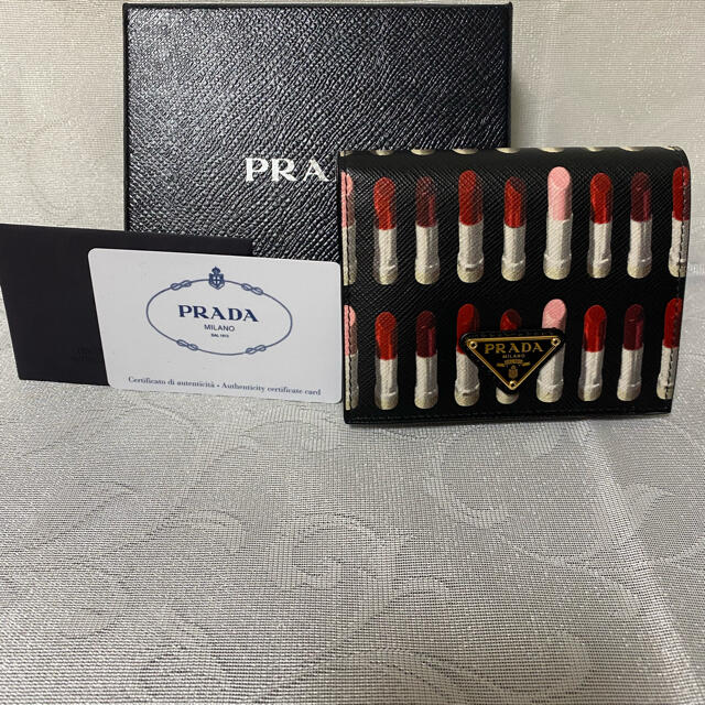 極美品 大人気 PRADA プラダ リップ柄 折り財布 財布 ブラック 黒