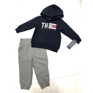 トミーヒルフィガー(TOMMY HILFIGER)の【新品・正規品】レア☆トミーヒルフィガー上下セットアップ　裏起毛　18M(ジャケット/上着)