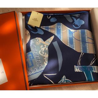 エルメス(Hermes)のHERMES エルメス　スカーフ カレ　90  おしゃべりな鳥たちの家(バンダナ/スカーフ)