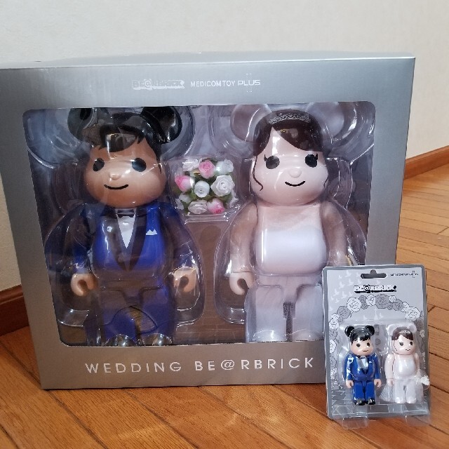 BE@RBRICK グリーティング結婚 4 PLUS 400％ 100%セットのサムネイル