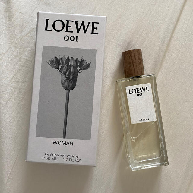 LOEWE(ロエベ)のロエベ　001ウーマン　オードパルファン コスメ/美容の香水(ユニセックス)の商品写真