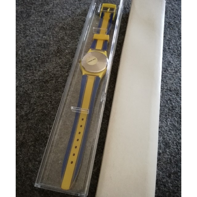 NTTdocomo(エヌティティドコモ)の広末涼子 腕時計 DOCOMO ノベルティ 非売品 エンタメ/ホビーのタレントグッズ(アイドルグッズ)の商品写真