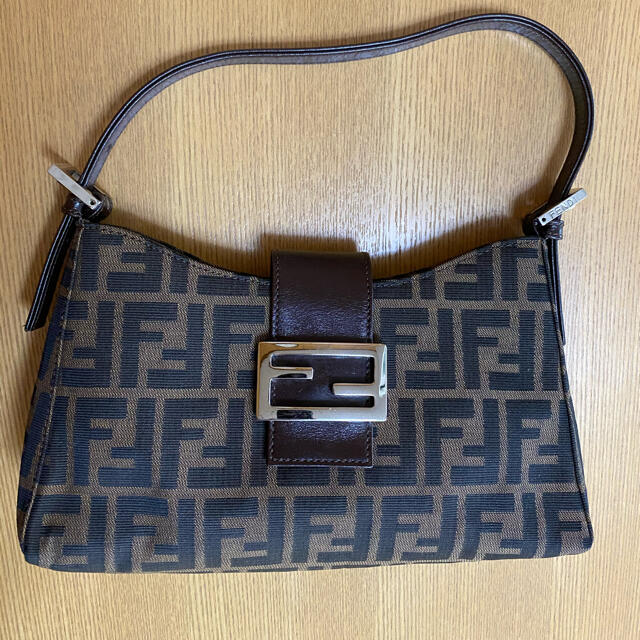 FENDI ズッカ柄 ワンショルダーバッグレディース