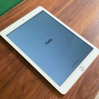 アイパッド(iPad)のiPad 9.7インチ ゴールド 32GB(タブレット)