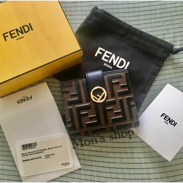 FENDI二つ折り財布「エフイズフェンディ」ブラウン19年秋冬