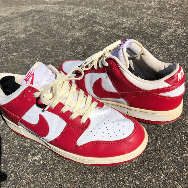 NIKE(ナイキ)のVNTG NIKE DUNK LOW ナイキ ダンク ロー ヴィンテージ 白赤 メンズの靴/シューズ(スニーカー)の商品写真