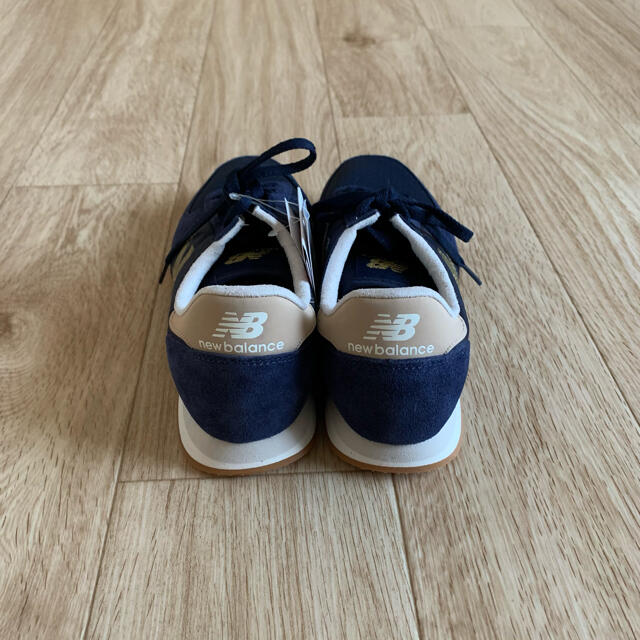 New Balance(ニューバランス)の新品　NEW BALANCE 220 SNEAKER  23.5cm レディースの靴/シューズ(スニーカー)の商品写真