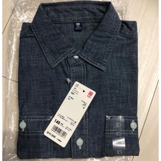 ユニクロ(UNIQLO)のデニムシャツ(ブラウス)