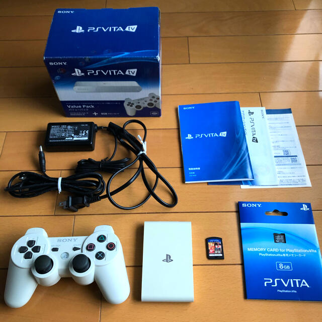 PlayStation Vita(プレイステーションヴィータ)のSONY PlayStation VITA  箱付き　HDMIケーブル欠品 エンタメ/ホビーのゲームソフト/ゲーム機本体(携帯用ゲーム機本体)の商品写真