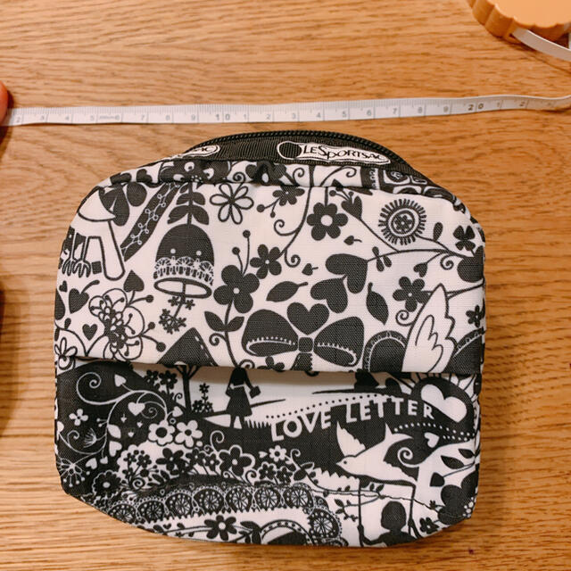 Lesportsac レスポ ティッシュケース付きポーチ の通販 By Yuki S Shop レスポートサックならラクマ Lesportsac レスポ ティッシュケース付きポーチ の通販 By Yuki S Shop レスポートサックならラクマ