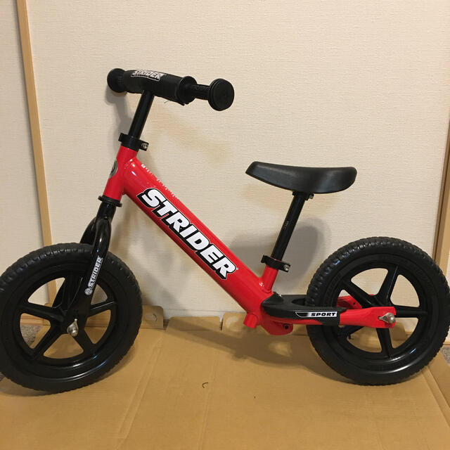 ストライダー スポーツモデル　12インチ　ブラック/黒　日本正規品