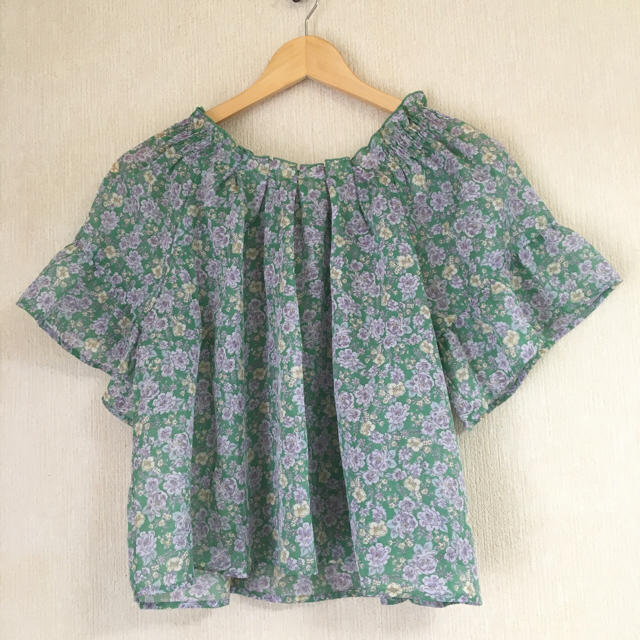 w closet(ダブルクローゼット)の美品 w closet トップス レディースのトップス(カットソー(半袖/袖なし))の商品写真