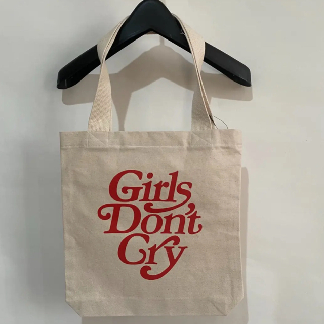 Girls Don‘t Cry 伊勢丹限定　ロゴトートバッグ