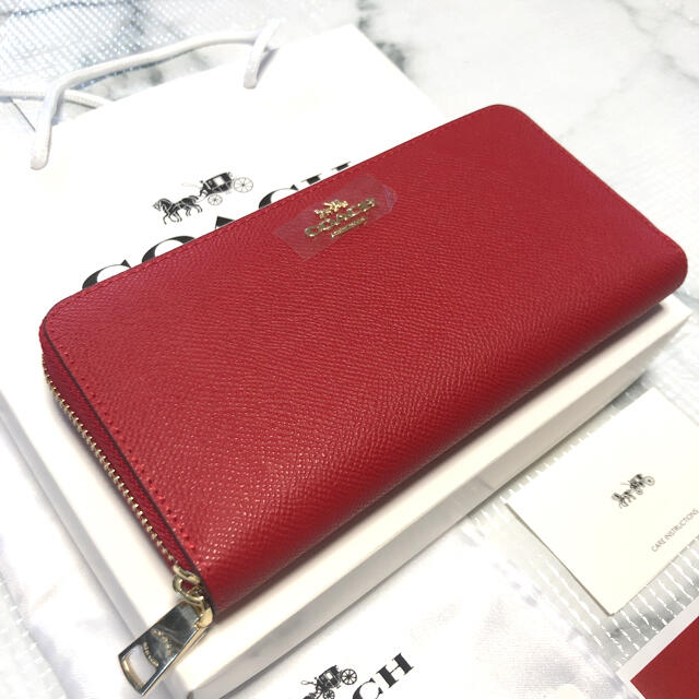 COACH(コーチ)の【新品】大人気　COACH コーチ　長財布　レディース レディースのファッション小物(財布)の商品写真