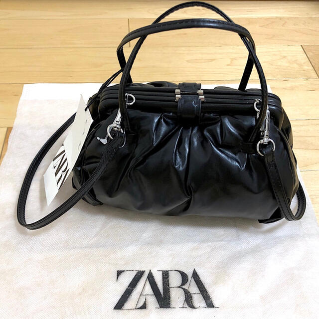 ZARA(ザラ)のZARA  クラスプ留めソフトミニクロスボディバッグ ハンドバッグ レディースのバッグ(ショルダーバッグ)の商品写真