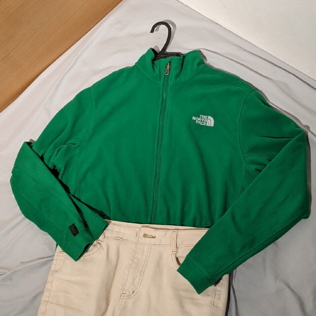 THE NORTH FACE(ザノースフェイス)のノースフェイス　緑　フリース レディースのトップス(トレーナー/スウェット)の商品写真