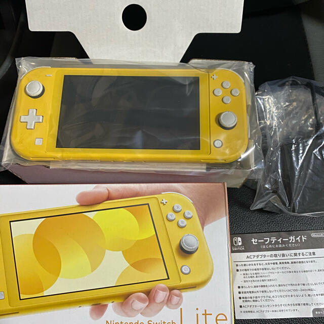 ✨最安値　任天堂Switch light yellow✨