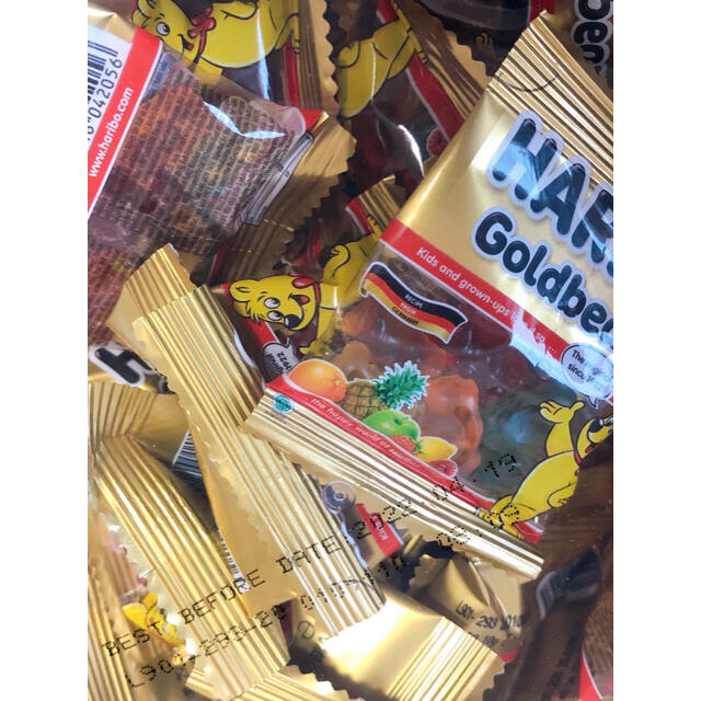 ハリボー　ゴールドベアー　グミ　10g✖️7袋　送料込み　コストコ 食品/飲料/酒の食品(菓子/デザート)の商品写真